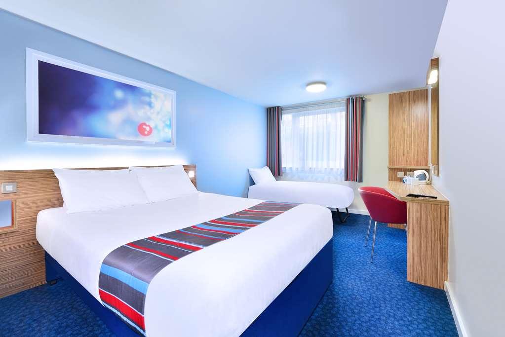 Travelodge High Wycombe Central Номер фото