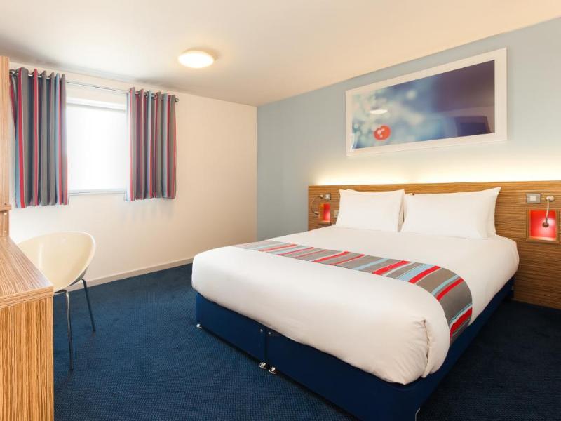 Travelodge High Wycombe Central Экстерьер фото
