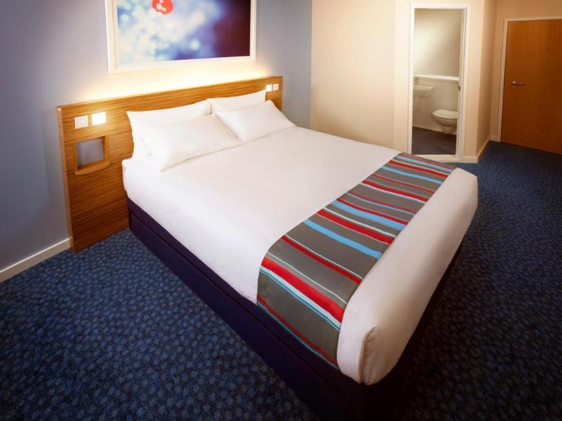 Travelodge High Wycombe Central Экстерьер фото