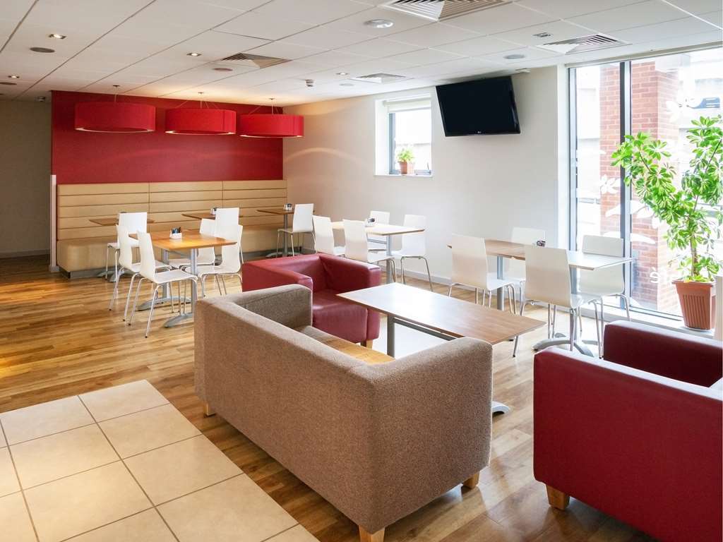 Travelodge High Wycombe Central Ресторан фото