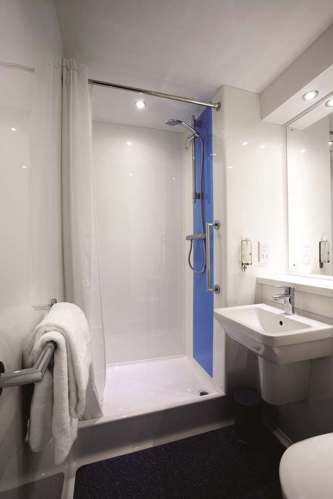Travelodge High Wycombe Central Номер фото